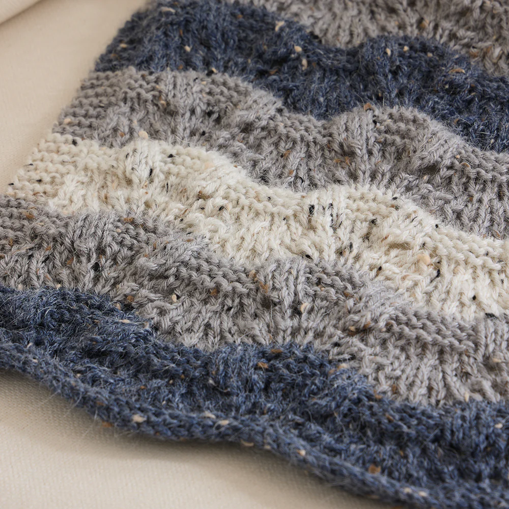 Beachwood Waves Throw - Image 4