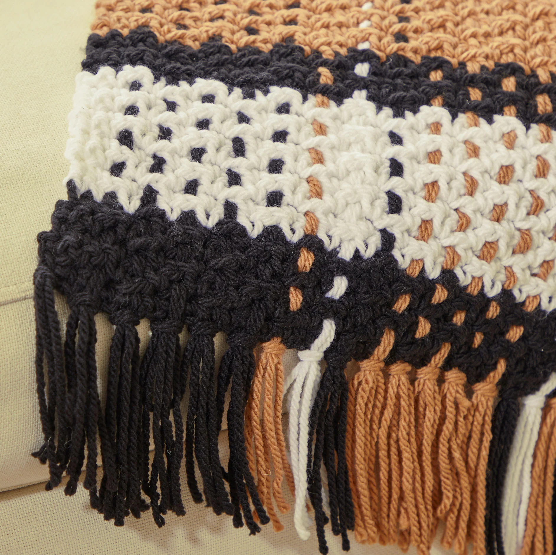 Chunky Plaid Blanket - Image 4