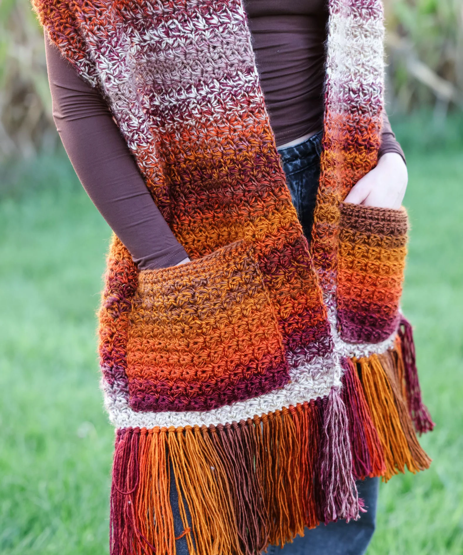 Chunky Suzette Pocket Shawl - Image 4