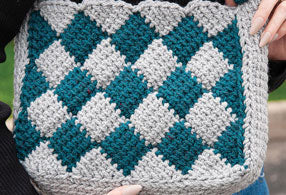Dancing Diamonds Crochet Tote Bag - Image 4