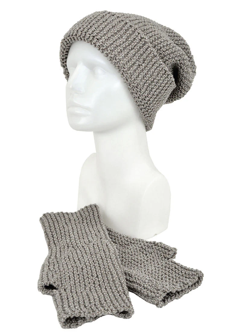 Diamond Poncho, Wrist Warmer and Slouchy Hat Pattern - Image 2