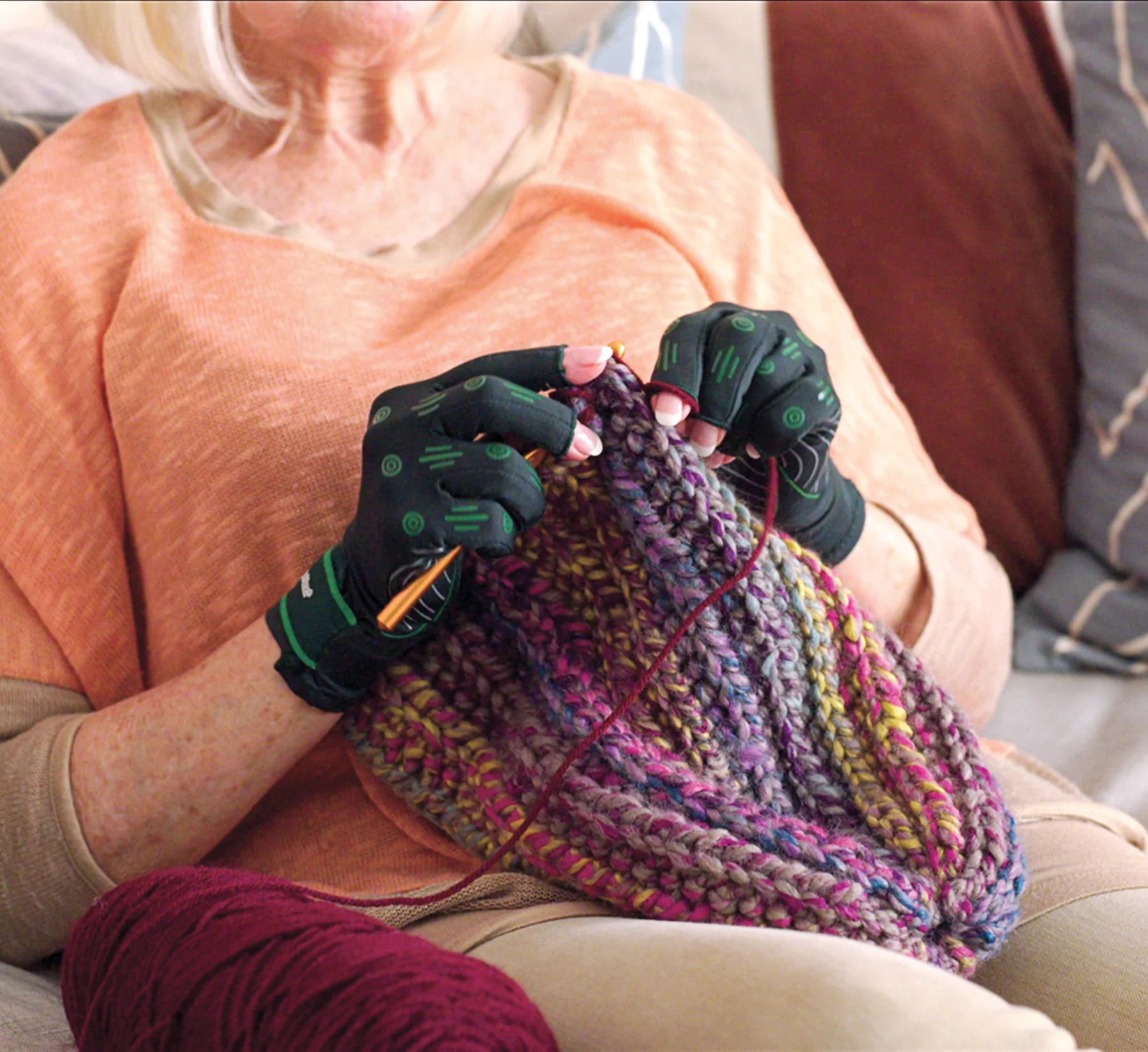 Hempvana™ Green Relief™ Arthritis Gloves - Image 3
