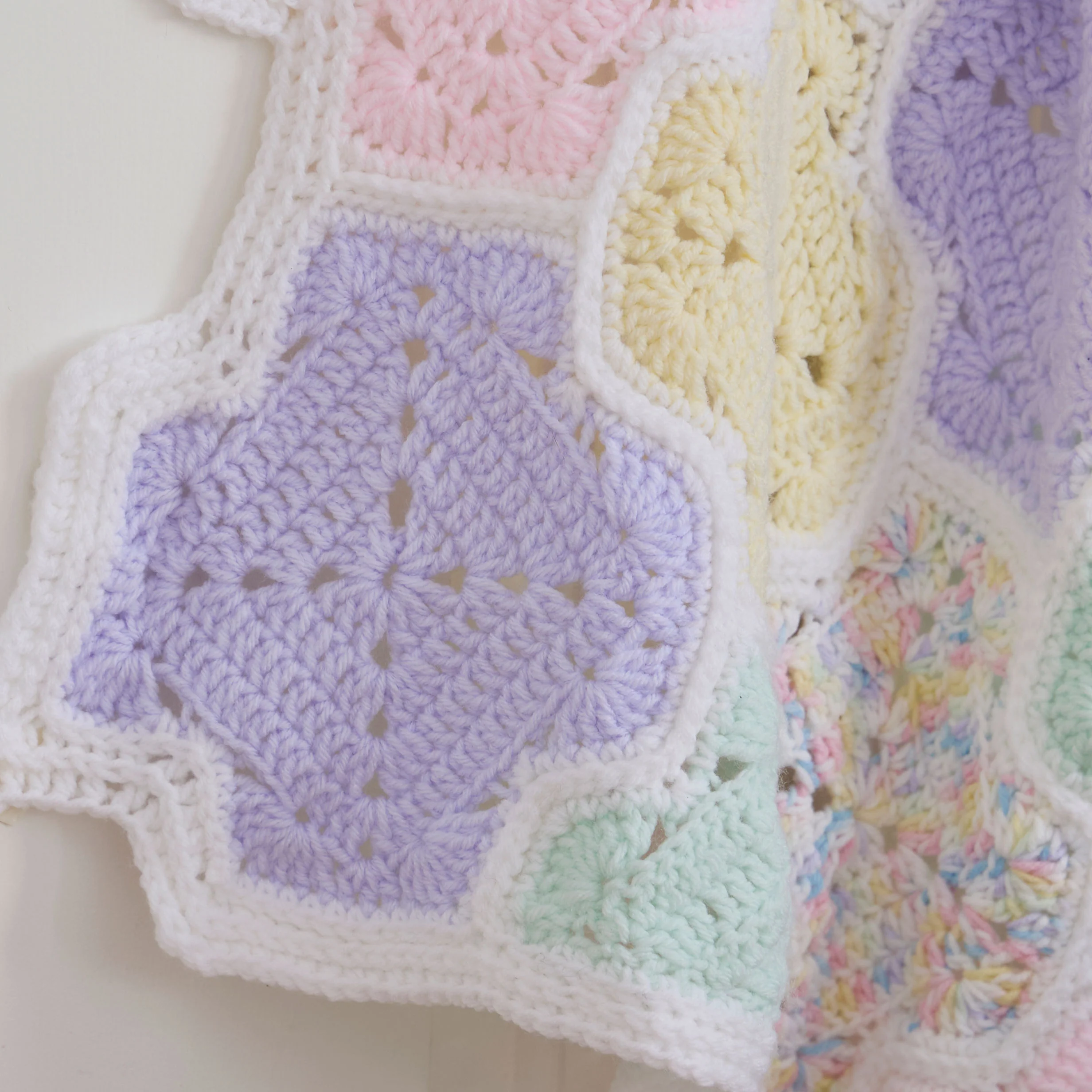 Meandering Lattice Afghan - Image 3
