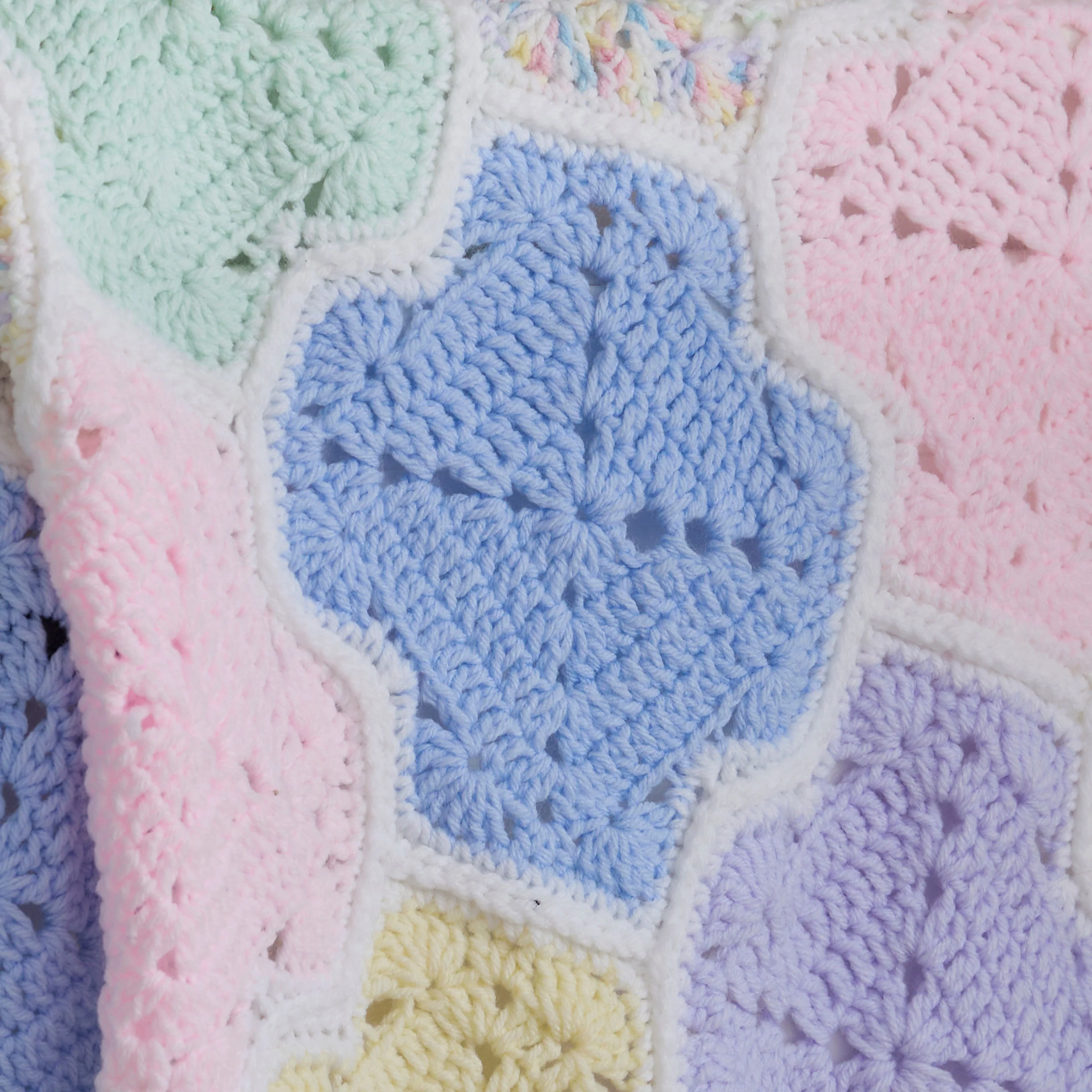 Meandering Lattice Afghan - Image 5