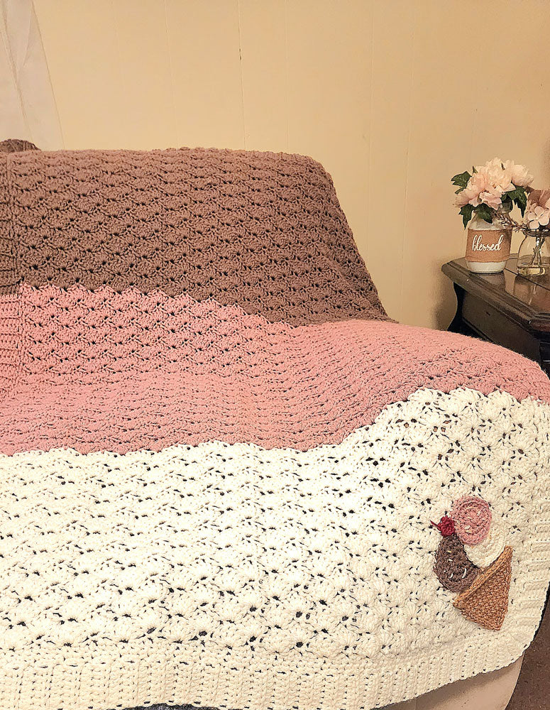 Neopolitan Bulky Shell Baby Blanket - Image 2
