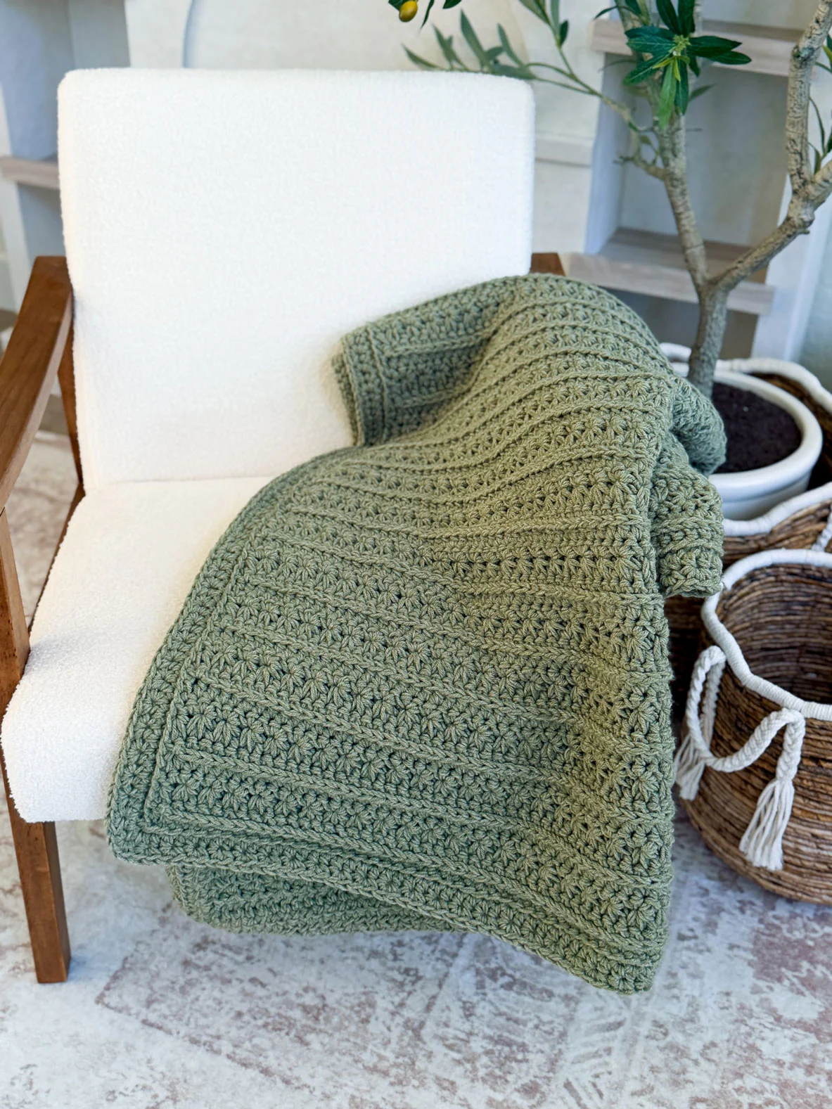 Petal Loop Stitch Textured Blanket - Image 5