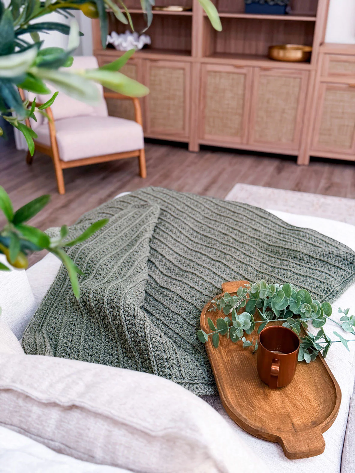 Petal Loop Stitch Textured Blanket - Image 8