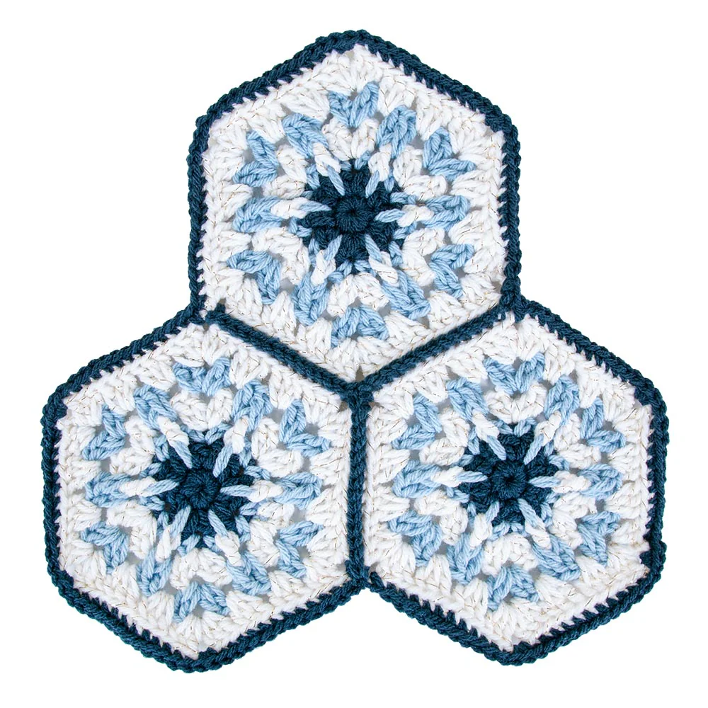 Rustic Snowflake Tree Skirt Kit - Image 2