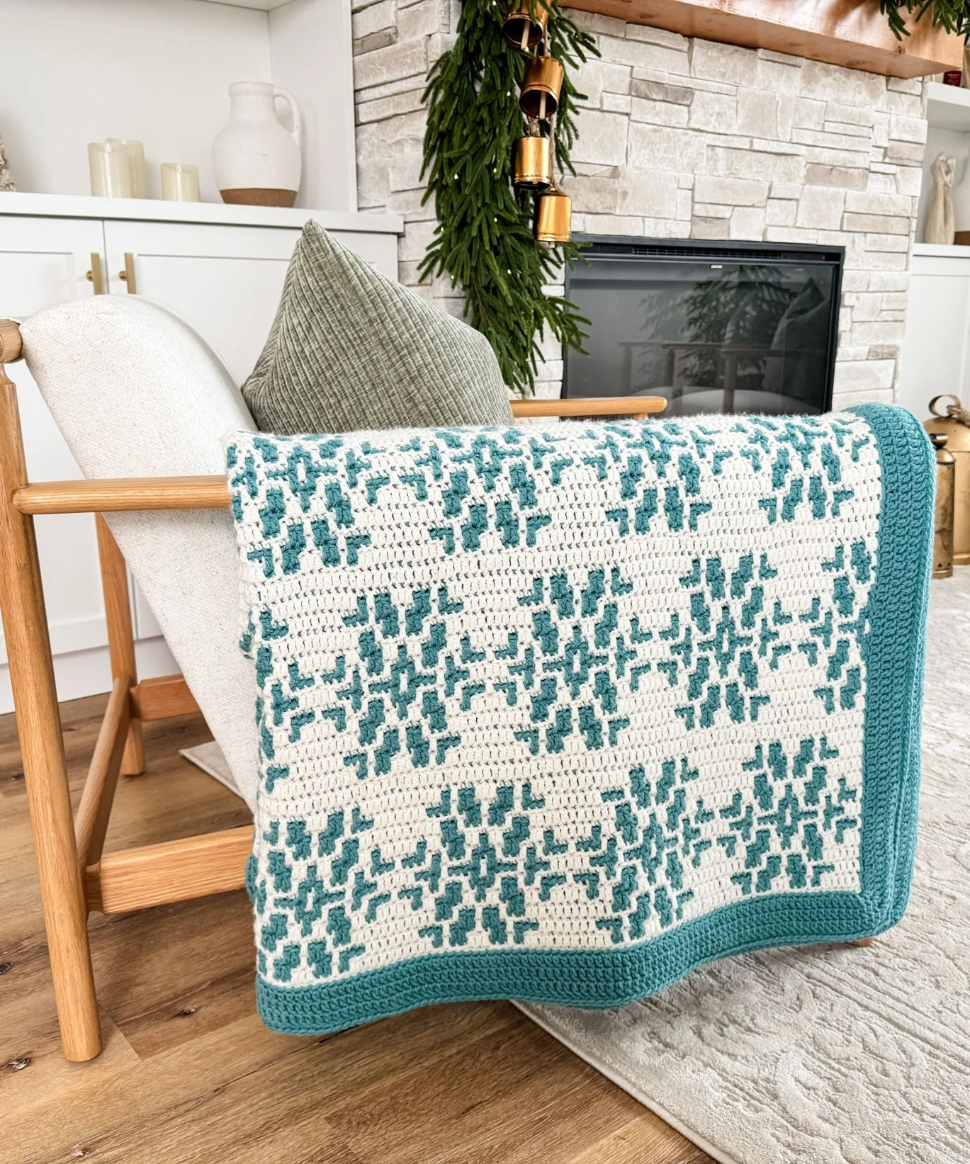 Snow Flurries Mosaic Blanket - Image 10