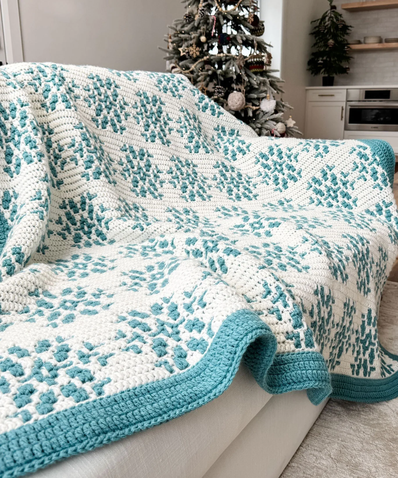 Snow Flurries Mosaic Blanket - Image 3