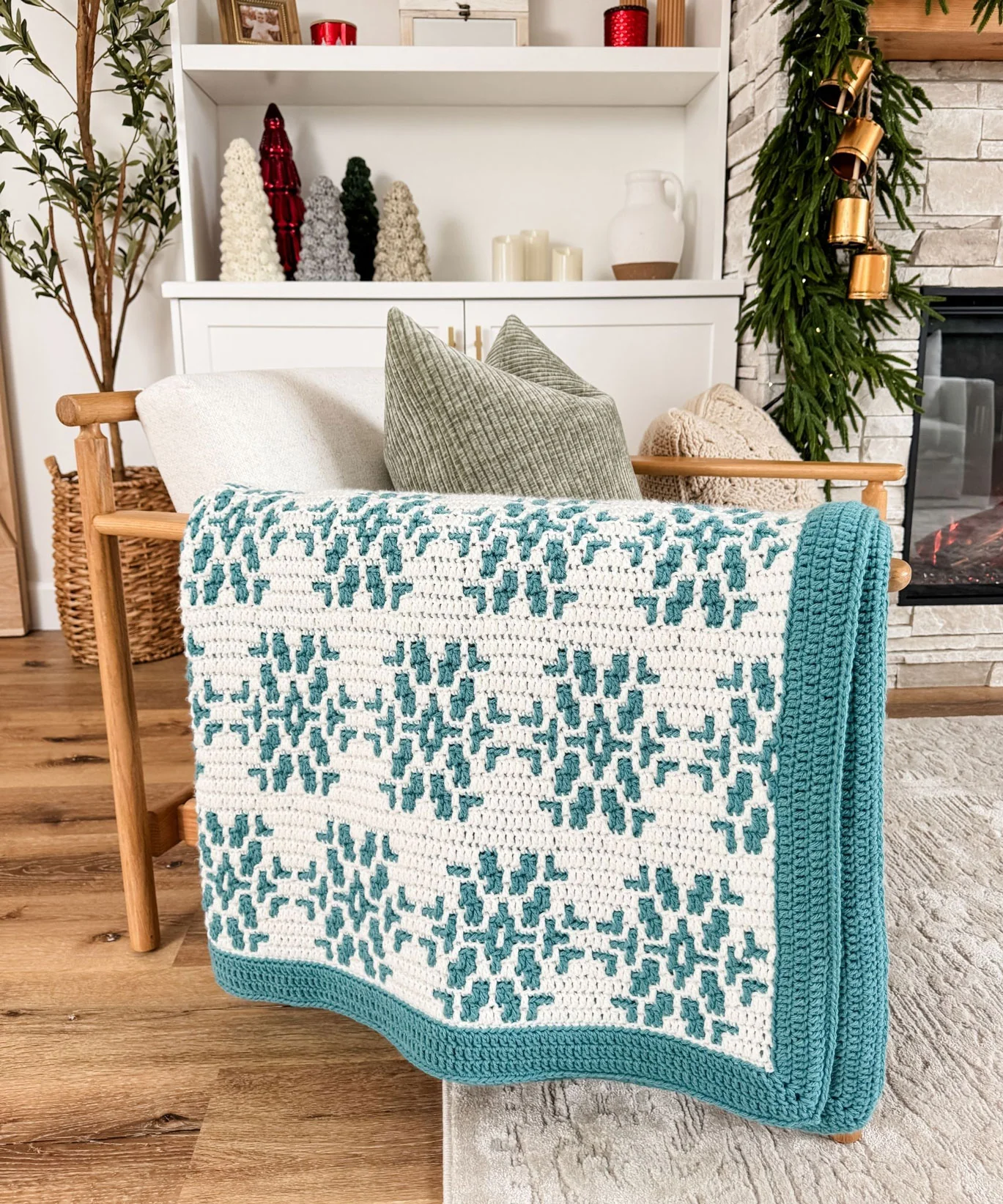 Snow Flurries Mosaic Blanket - Image 7