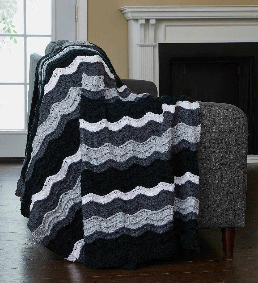 Soft Waves Throw Pattern - Image 2