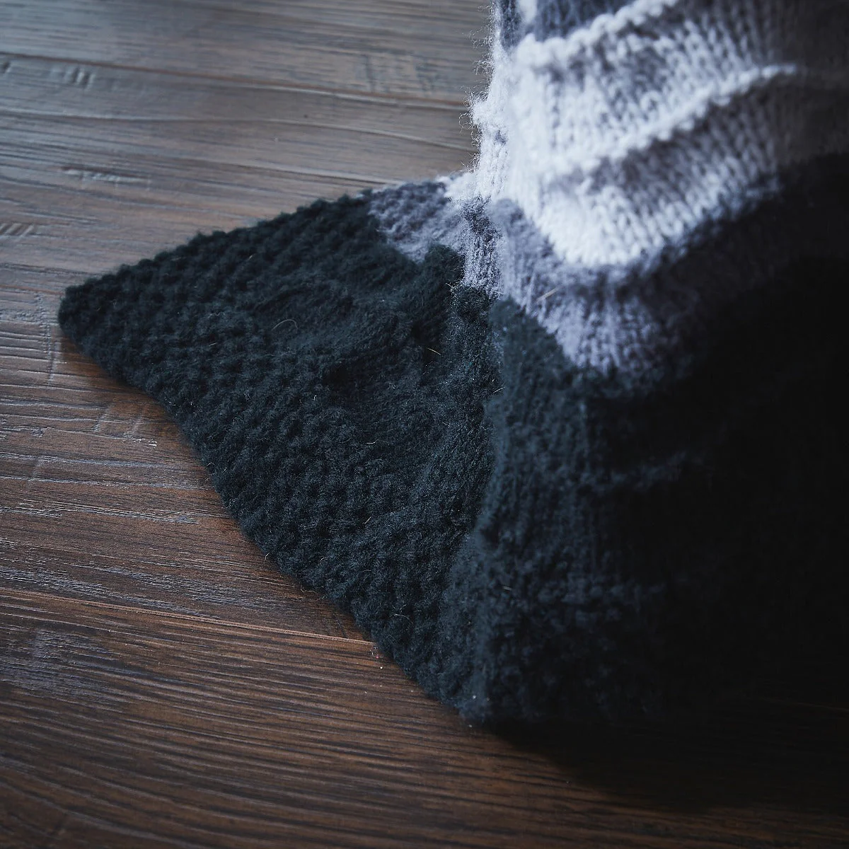 Soft Waves Throw Pattern - Image 4