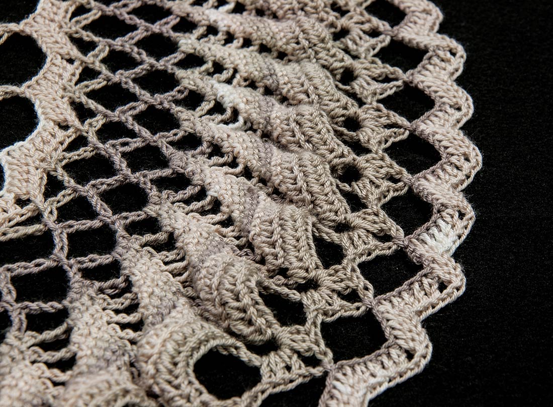 Swirl Table Topper Pattern - Image 2