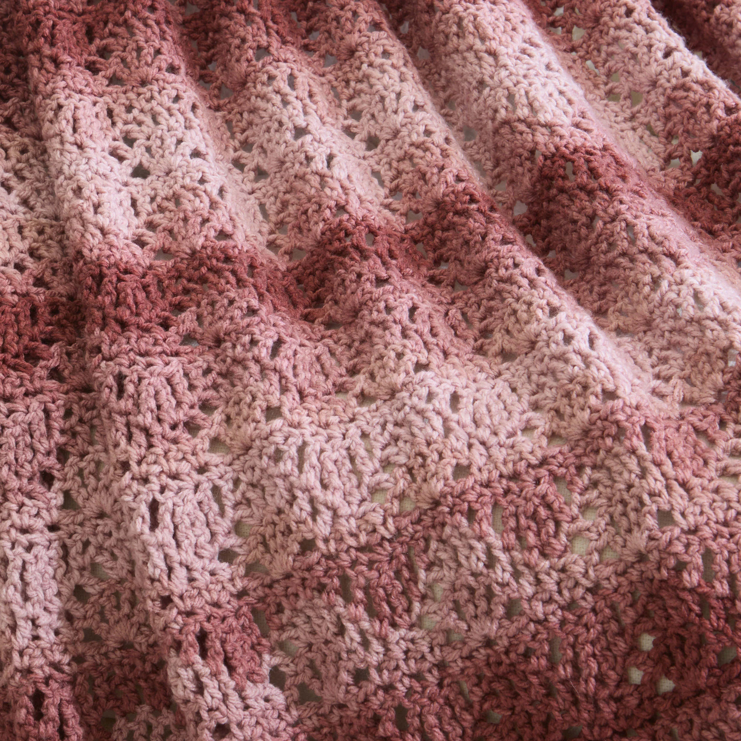 Waves of Lace Afghan - Image 4