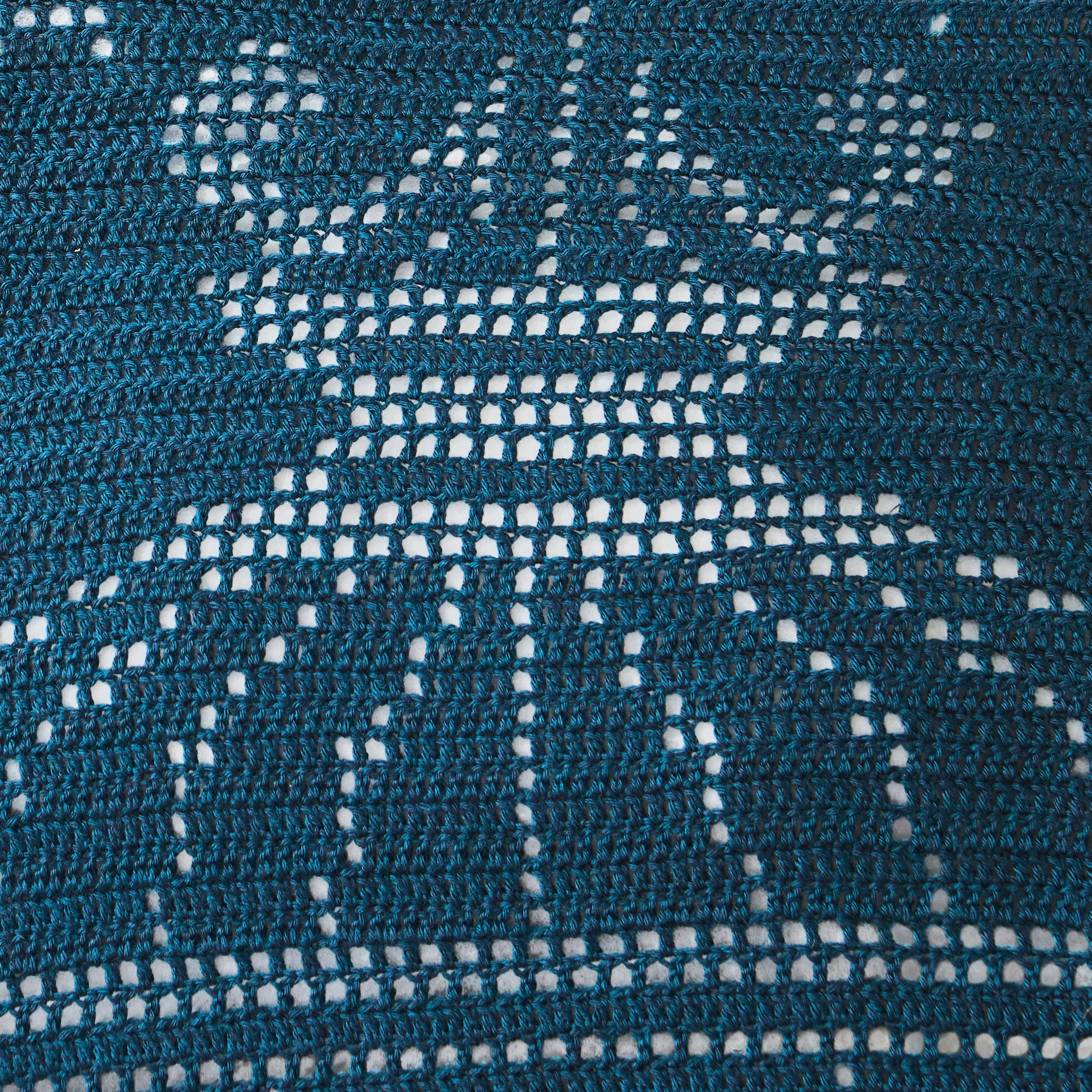 Winter Welcome Throw - Image 5