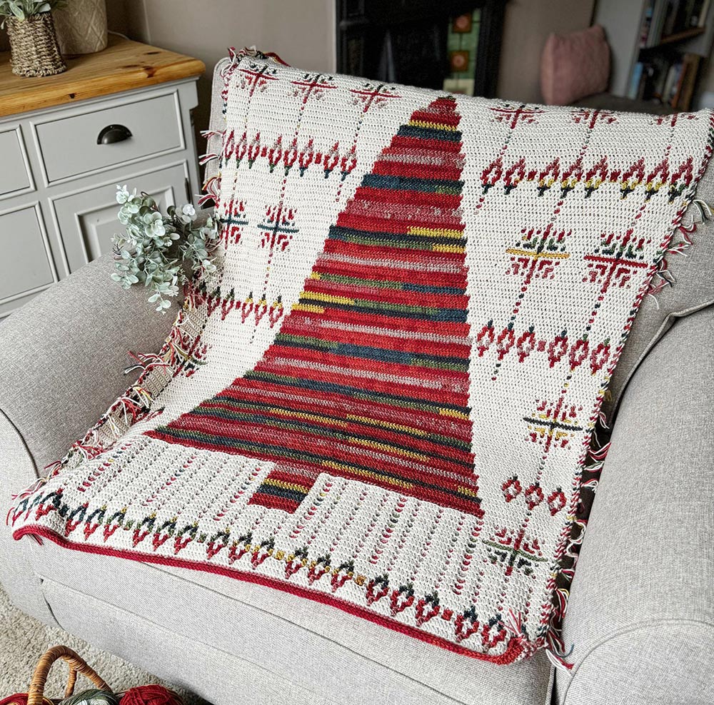 Yuletide Blanket with Plain Tree - Image 3