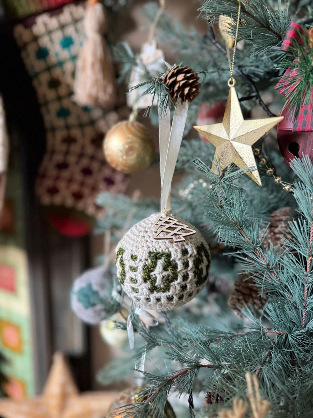 Yuletide Mosaic Ornaments - Image 5