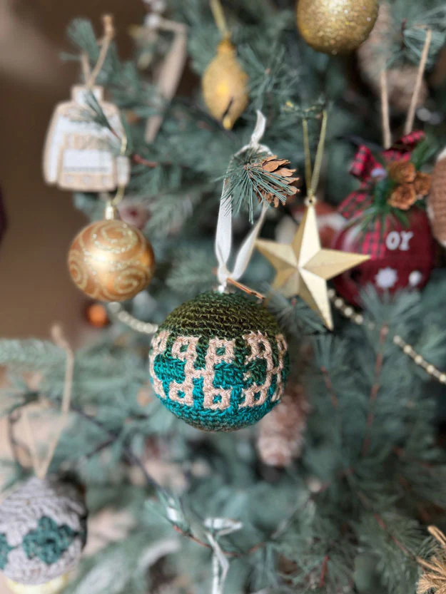 Yuletide Mosaic Ornaments - Image 6
