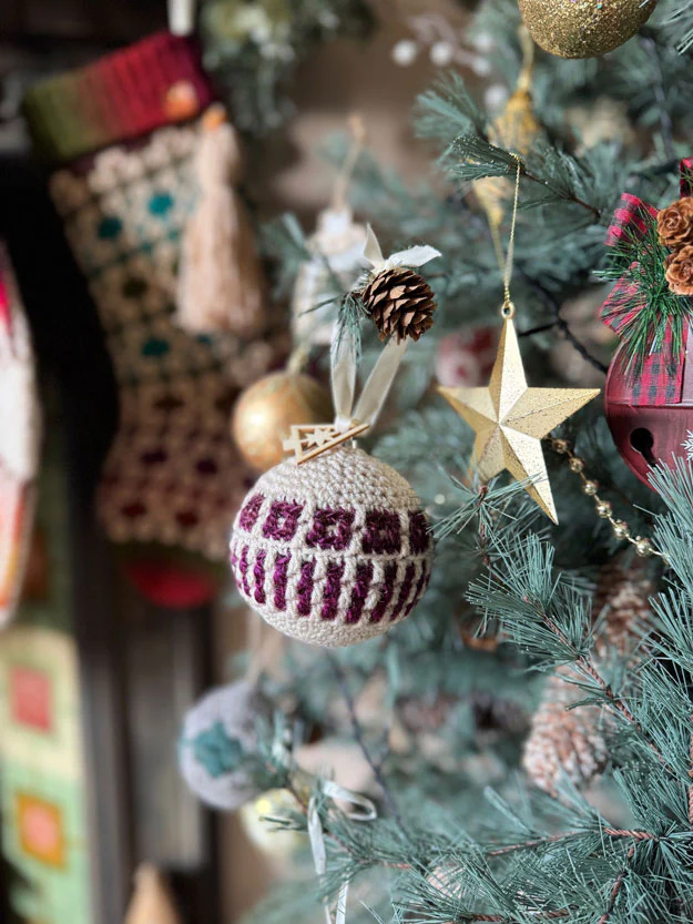 Yuletide Mosaic Ornaments - Image 8